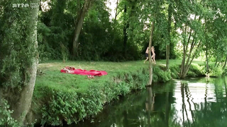 Nude video with Isabelle Carre , scene from Les sentiments (2003)