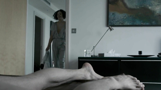 Riann Steele nuda, scena erotica da The Tunnel s01e06 (2013)