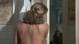 Elisabeth Shue nue, scène érotique de Link (1986)