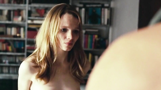 Karoline Herfurth nuda, scena di sesso da Im Winter ein Jahr (2008)