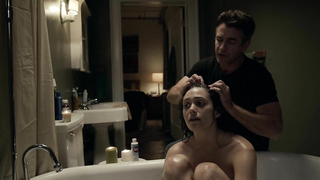 Emmy Rossum e Sherilyn Fenn nude, scena di sesso da Shameless s06e07 (2016)