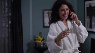 Lisa Edelstein, Girlfriends Guide to Divorce s02e06 (2015)'den çıplak, erotik sahne