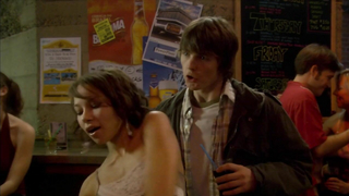 Jessica Parker Kennedy e Natalie McFetridge nuas, cena erótica de Decoys 2 (2007)