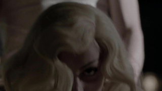 Lady Gaga ve Alexandra Daddario çıplak, American Horror Story s05e07 (2015)'ten seks sahnesi