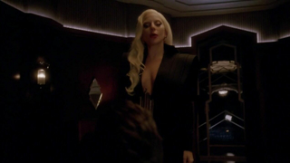 Lady Gaga seksi, Angela Bassett seksi, American Horror Story s05e03 (2015)'ten seks sahnesi