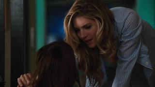 Jo Newman nuda, Katheryn Winnick sexy, Christina Fandino nuda, scena di Amore e altri farmaci (2010)