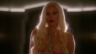 Lady Gaga seksi, Chasty Ballesteros seksi, American Horror Story s05e01 (2015)'ten seks sahnesi