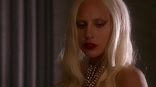 Lady Gaga seksi, Chasty Ballesteros seksi, American Horror Story s05e01 (2015)'ten seks sahnesi