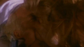 Anna Nicole Smith desnuda, escena de sexo de To the Limit (1995)