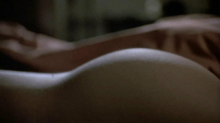 Linda Fiorentino çıplak, The Last Seduction (1994) filminden seks sahnesi