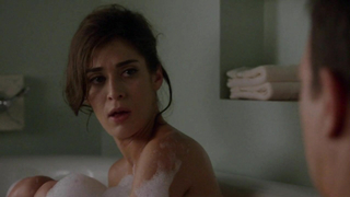 Lizzy Caplan nue, scène de sexe de Masters of Sex s03e09 (2015)