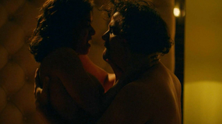 Paulina Gaitan nuda, scena di sesso da Narcos s01e05, scena di sesso da 08 (2015)