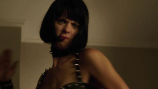 Lyndsy Fonseca sexy, scena di sesso da The Escort (2015)