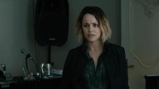 Weronika Rosati çıplak, True Detective s02e03 (2015) filminden bir sahne