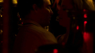 Betty Gilpin sexy, cena de sexo de Nurse Jackie s07e05 (2015)