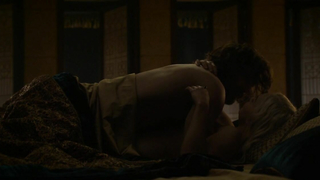 Emilia Clarke seksi, Game of Thrones s05e07'den (2015) seks sahnesi