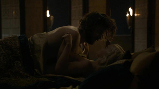 Emilia Clarke seksi, Game of Thrones s05e07'den (2015) seks sahnesi