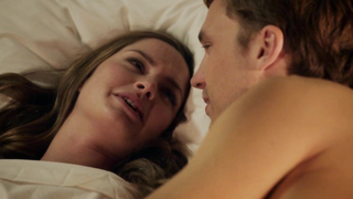 Merritt Patterson sexy, escena de The Royals s01e07 (2015)