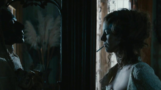 Louise Bourgoin nue, scène des aventures extraordinaires d'Adèle Blanc-Sec (2010)