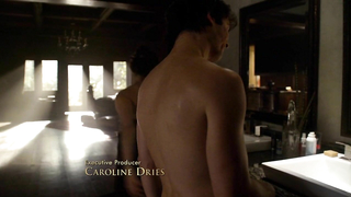 Nina Dobrev sexy, scena da The Vampire Diaries s06e18 (2015)