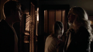 Nina Dobrev sexy, Candice Accola sexy, scena di sesso da The Vampire Diaries s06e13e17 (2015)