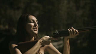 Nadia Lanfranconi nue, scène de Prey for Death (2015)