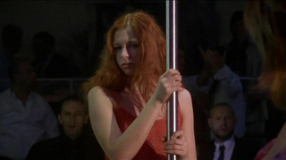 Lyubov Tolkalina nue, Mila Lipner nue, scène de Matrioshki s01e02 (2005)