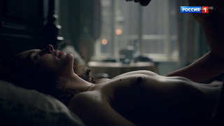 Elizaveta Boyarskaya nuda, scena di sesso da Anna Karenina s01e02 (2017)