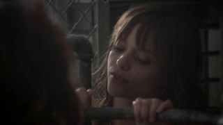 Lizzie Brochere çıplak, American Horror Story s02e02 (2012)'den erotik sahne